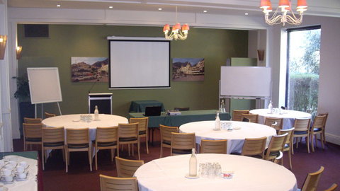 Best Western Plus The Tudor Box Hill - Hotel Accommodation 3