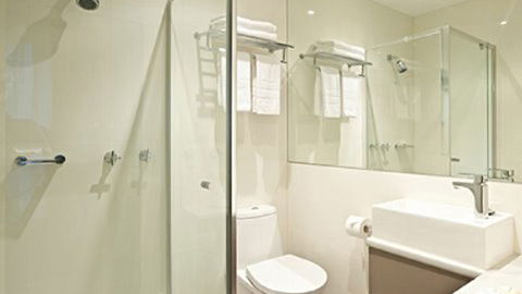 BEST WESTERN PLUS Travel Inn Hotel - Hotel Accommodation 1