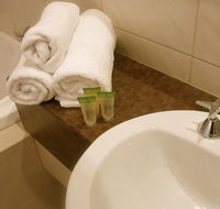 BEST WESTERN Wyndhamere Motel - Hotel Accommodation