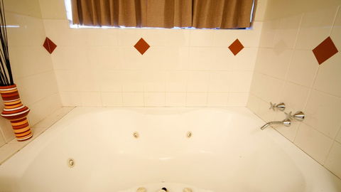 BEST WESTERN Warby Lodge Motor Inn - Hotel Accommodation 1