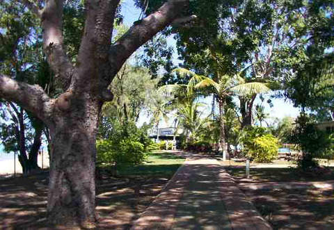 Mandorah Beach Hotel - Hotel Accommodation 3