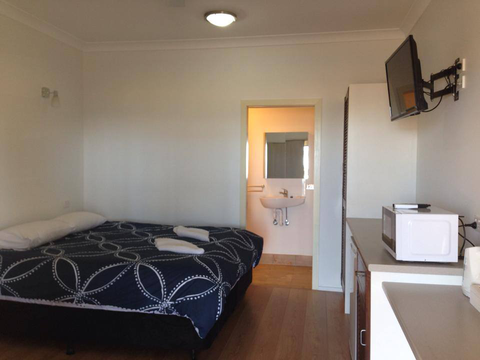 Pine Beach Hotel-Motel - Hotel Accommodation 5