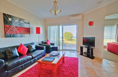 Meridian Resort Beachside - Hotel Accommodation 8