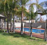 Merredin Caravan Park  Av-A-Rest Village - Hotel Accommodation
