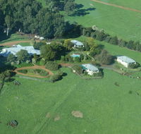 Harvey Hills Farmstay Chalets - Hotel Accommodation