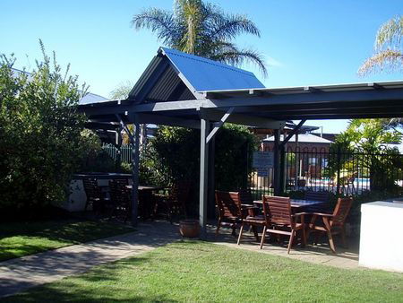 Dunsborough Inn Backpackers - Hotel Accommodation 2