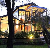 Halcyon Bay - Hotel Accommodation