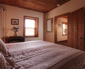 Keefers Cottage - Hotel Accommodation 2