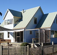 The Big Blue Retreat - Hotel Accommodation