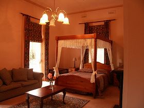 Nangiloc ACT Hotel Accommodation