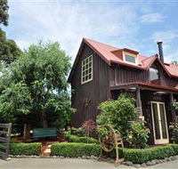 Clear Creek Cottage - Hotel Accommodation