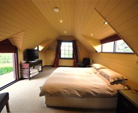 Clear Creek Cottage - Hotel Accommodation 2