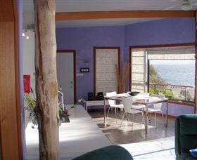 Larus Waterfront Cottage - Hotel Accommodation 3