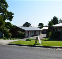 Castaway Holiday Apartments - Hotel Accommodation