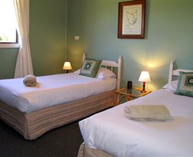 Engadine Cottage - Hotel Accommodation 2