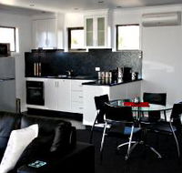 Rosie's Cottage and Town House - Hotel Accommodation