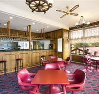 Village Family Motor Inn - Hotel Accommodation