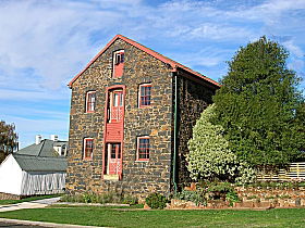 Bluestone Grain Store B&B - Hotel Accommodation 0