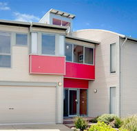 Phillip Island Waterfront House - Hotel Accommodation