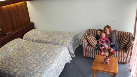 Captains Lodge International - Hotel Accommodation 7