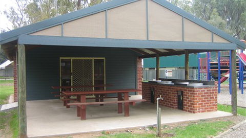 Ball Park Caravan Park - Hotel Accommodation 3