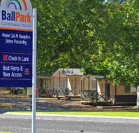 Ball Park Caravan Park - Hotel Accommodation