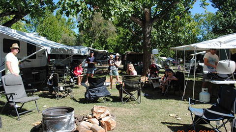 Ball Park Caravan Park - Hotel Accommodation 4