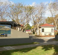 Kickback Cottages - Hotel Accommodation