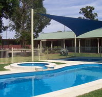 Carn Court Holiday Apartments - Hotel Accommodation