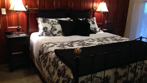 Carlyle House Rutherglen - Hotel Accommodation 1