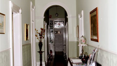 Carlyle House Rutherglen - Hotel Accommodation 2