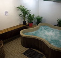 Trackers Mountain Lodge - Hotel Accommodation