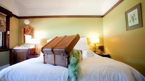 Woodend VIC Hotel Accommodation