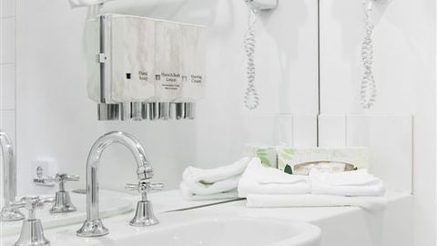 Miami Hotel Melbourne - Hotel Accommodation 3