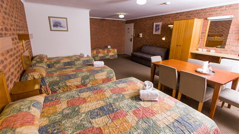 Advance Motel - Hotel Accommodation 5
