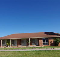 Australian Settlers Motor Inn - Hotel Accommodation