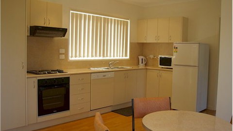 Lookout Holiday Units - Hotel Accommodation 1