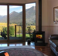 Cathedral Valley Farm - Hotel Accommodation