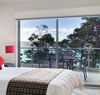 The Waves Apartments - Hotel Accommodation