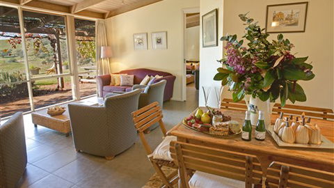 Mt Bellevue - Hotel Accommodation 2