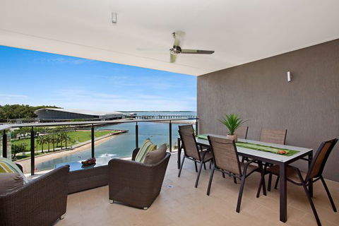 Akuna Waterfront - Hotel Accommodation 6