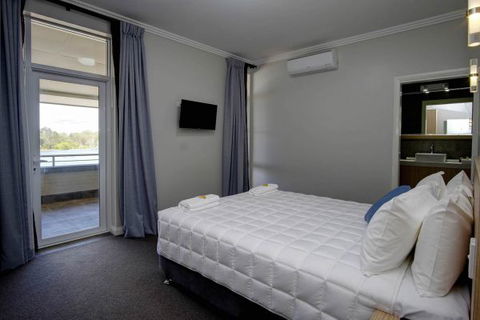 Lakes And Ocean Hotel - Hotel Accommodation 4