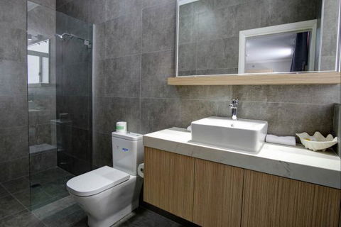 Lakes And Ocean Hotel - Hotel Accommodation 9