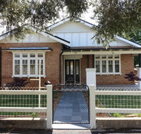 Roseneath Cottage - Orange Heritage - Hotel Accommodation