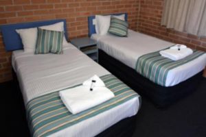 The Oaks Hotel Motel  - Hotel Accommodation 0
