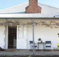Old Schoolhouse Milton - Hotel Accommodation