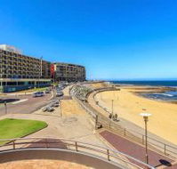Quality Hotel NOAHS On the Beach - Hotel Accommodation