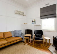 Castleview Cottage - Hotel Accommodation