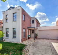 Phoenix House - Ballarat Townhouses - Hotel Accommodation