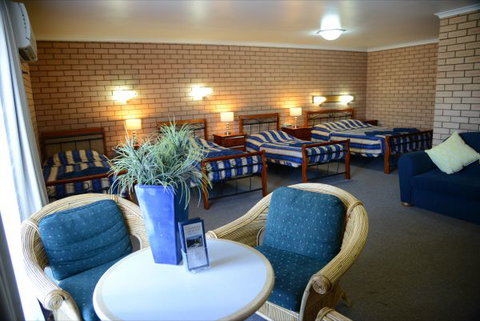 Cameo Inn Motel - Hotel Accommodation 2